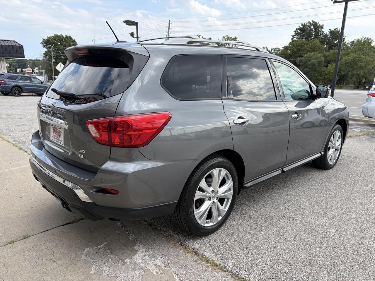 Nissan Pathfinder SL 4WD 2018