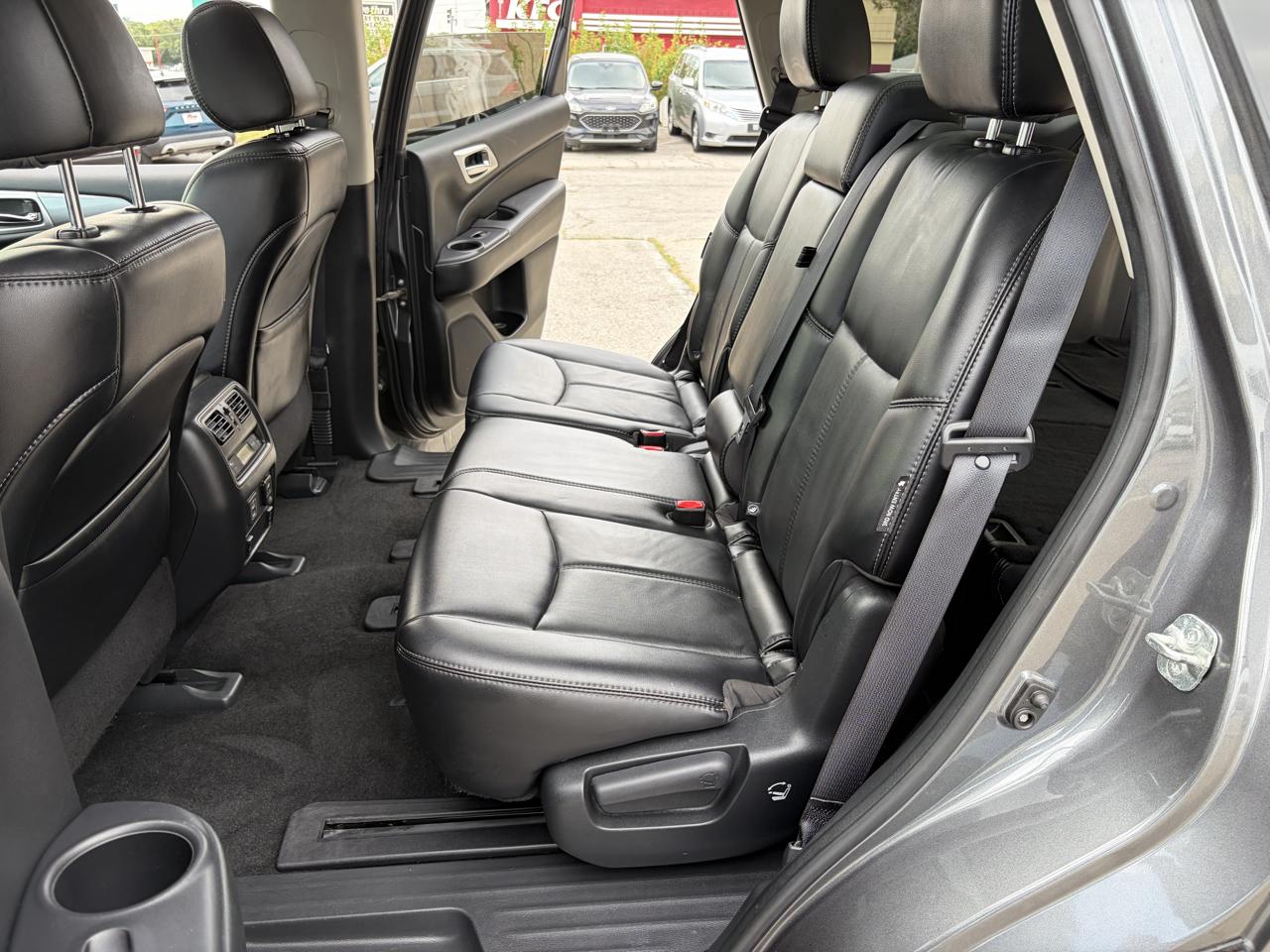 Nissan Pathfinder SL 4WD 2018