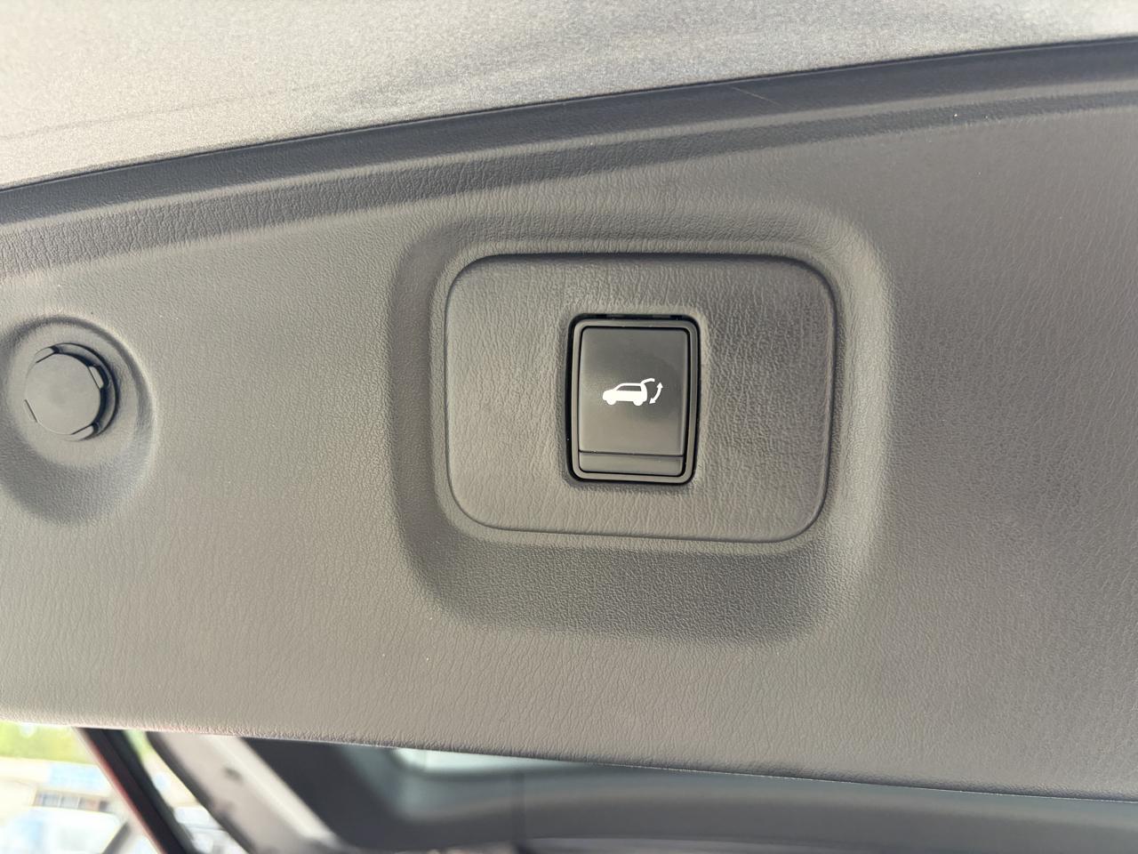 Nissan Pathfinder SL 4WD 2018
