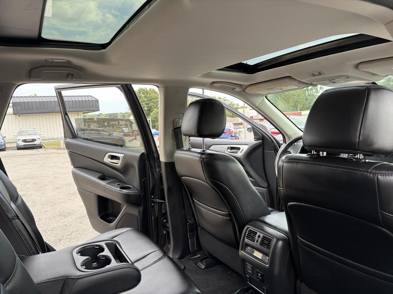 Nissan Pathfinder SL 4WD 2018