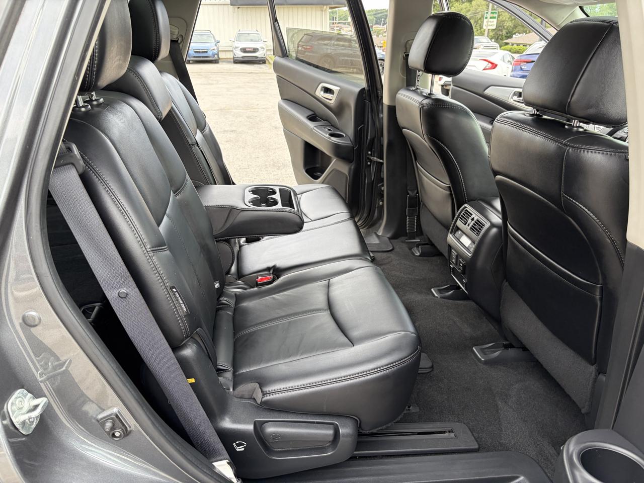 Nissan Pathfinder SL 4WD 2018