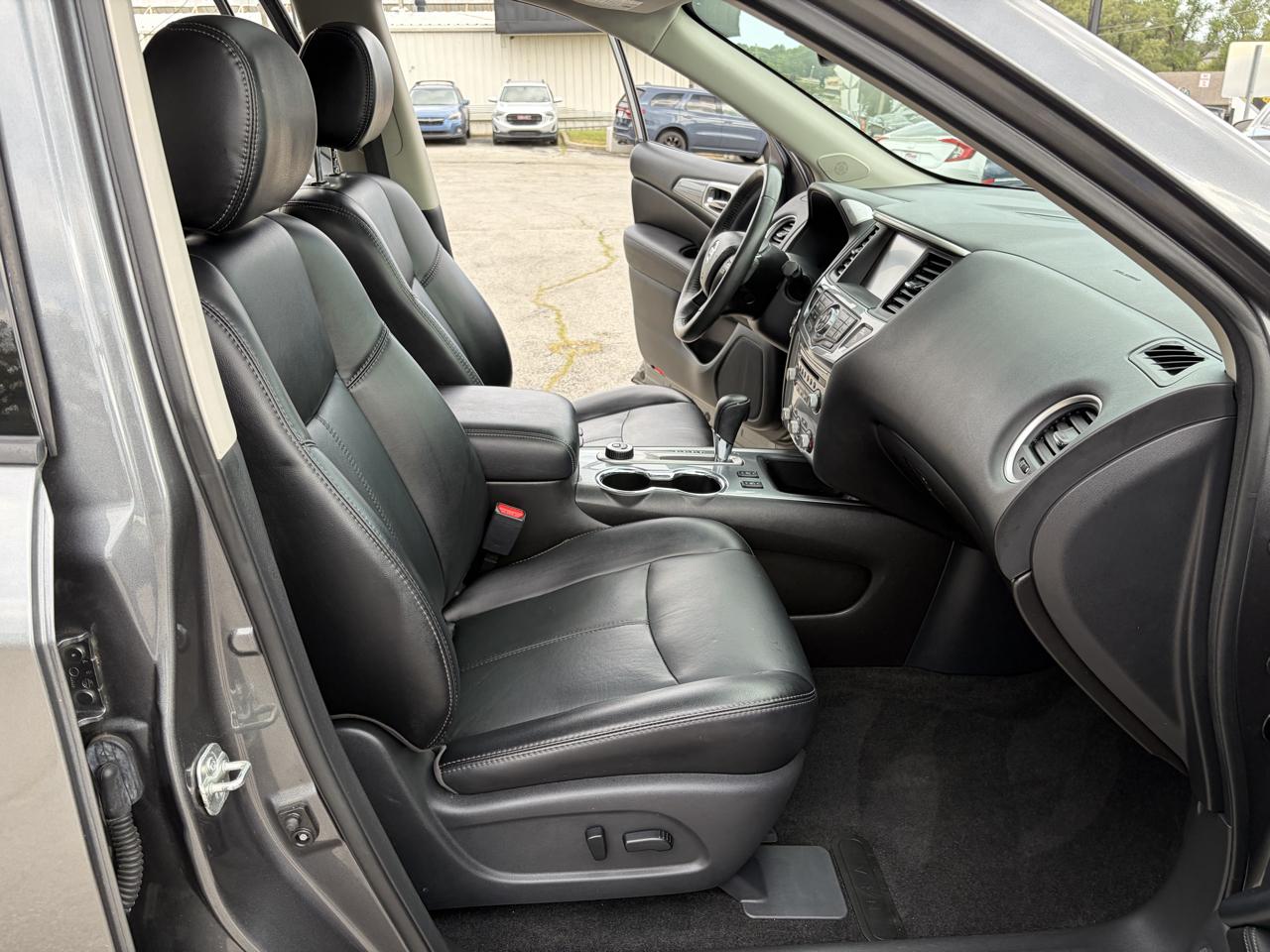 Nissan Pathfinder SL 4WD 2018