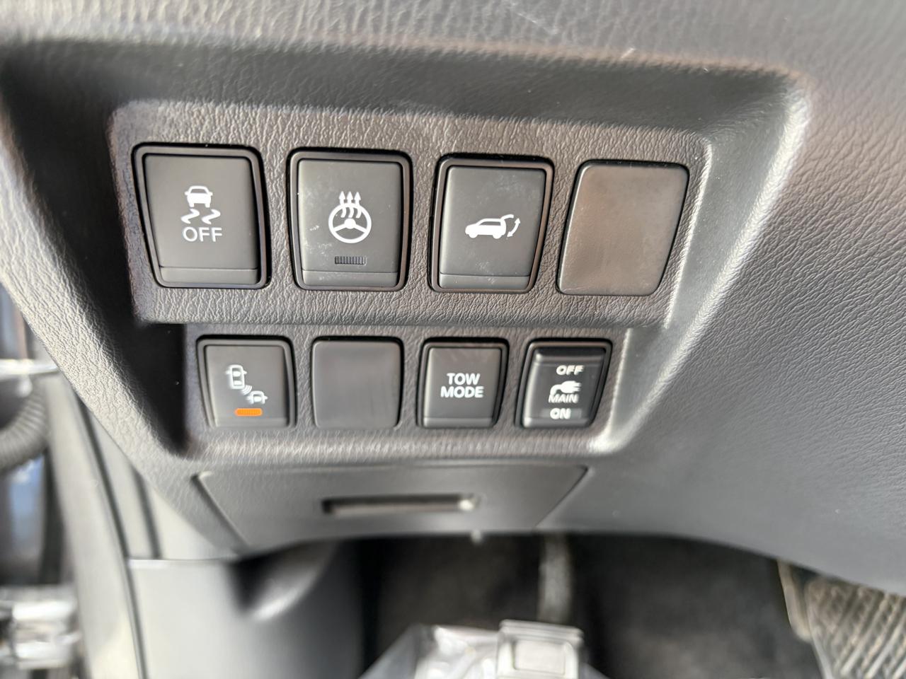 Nissan Pathfinder SL 4WD 2018