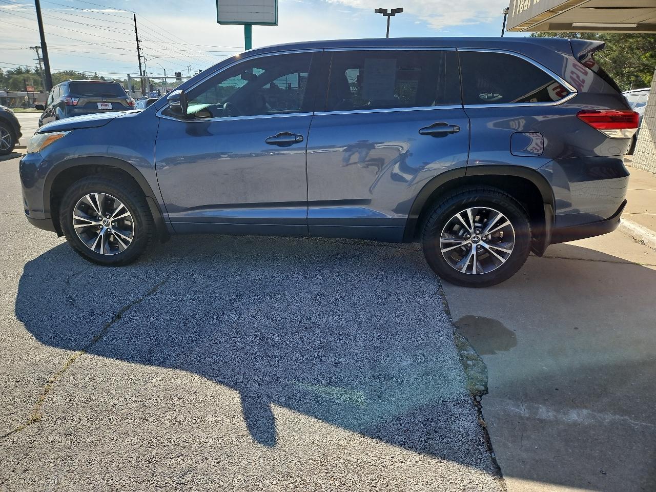 Toyota Highlander LE Plus AWD V6 2018