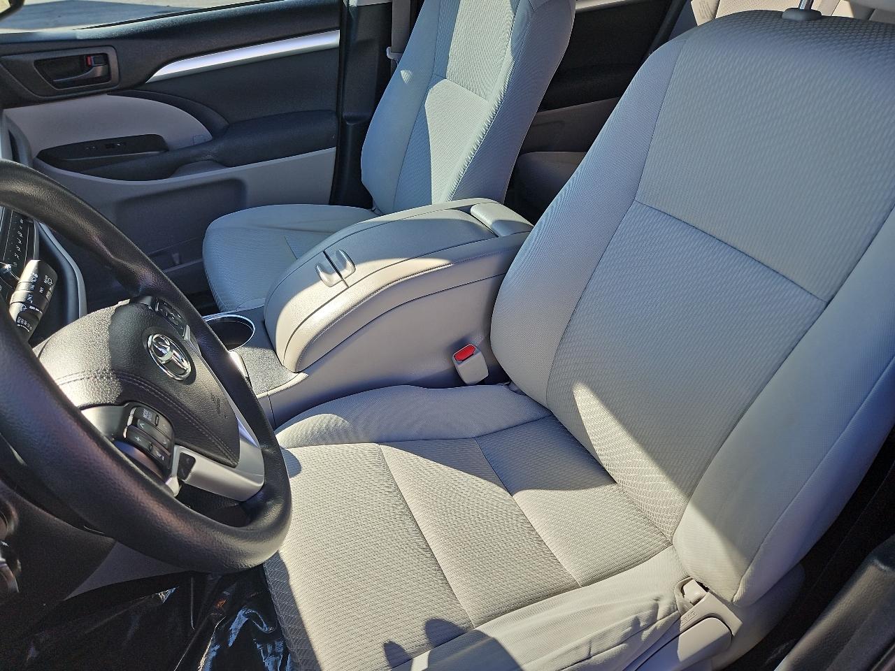 Toyota Highlander LE Plus AWD V6 2018