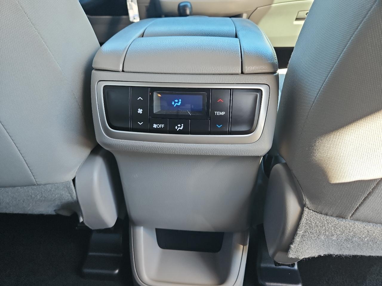 Toyota Highlander LE Plus AWD V6 2018