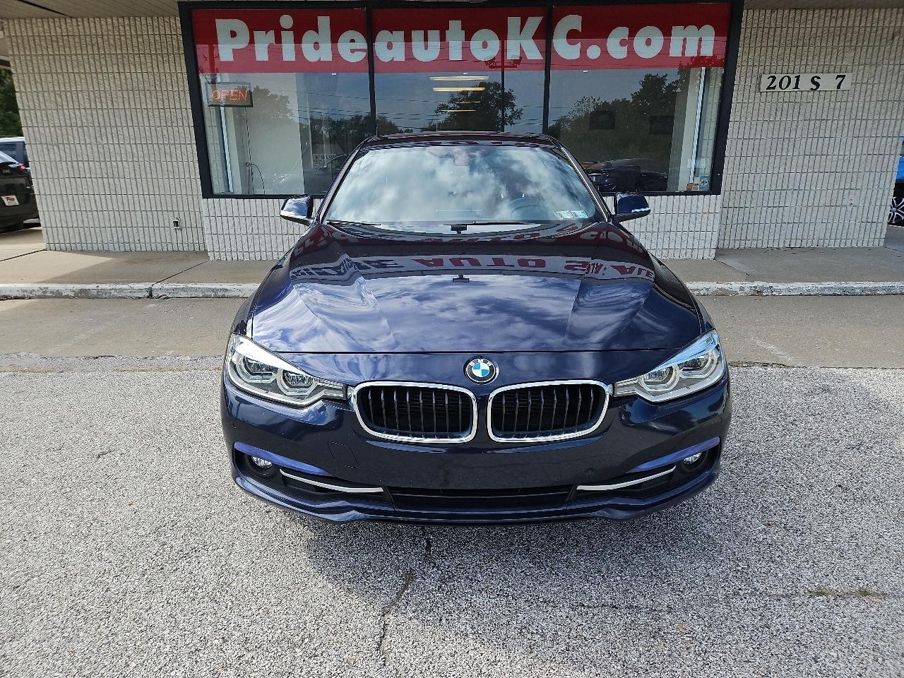 BMW 3-Series  2017