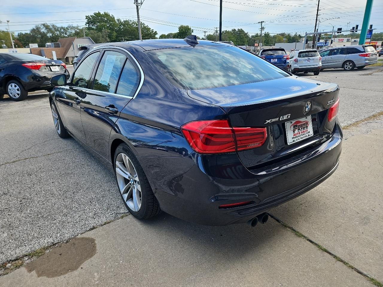 BMW 3-Series  2017