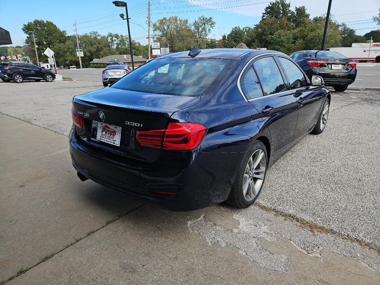 BMW 3-Series  2017