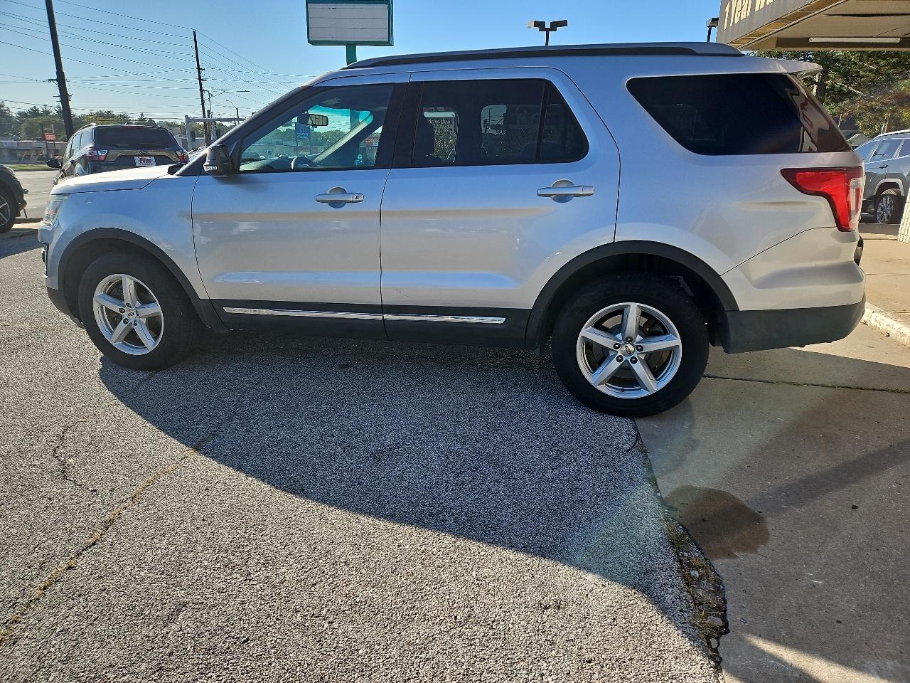Ford Explorer XLT 4WD 2017