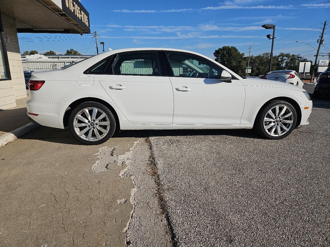 Audi A4 2.0T Premium Sedan 2017