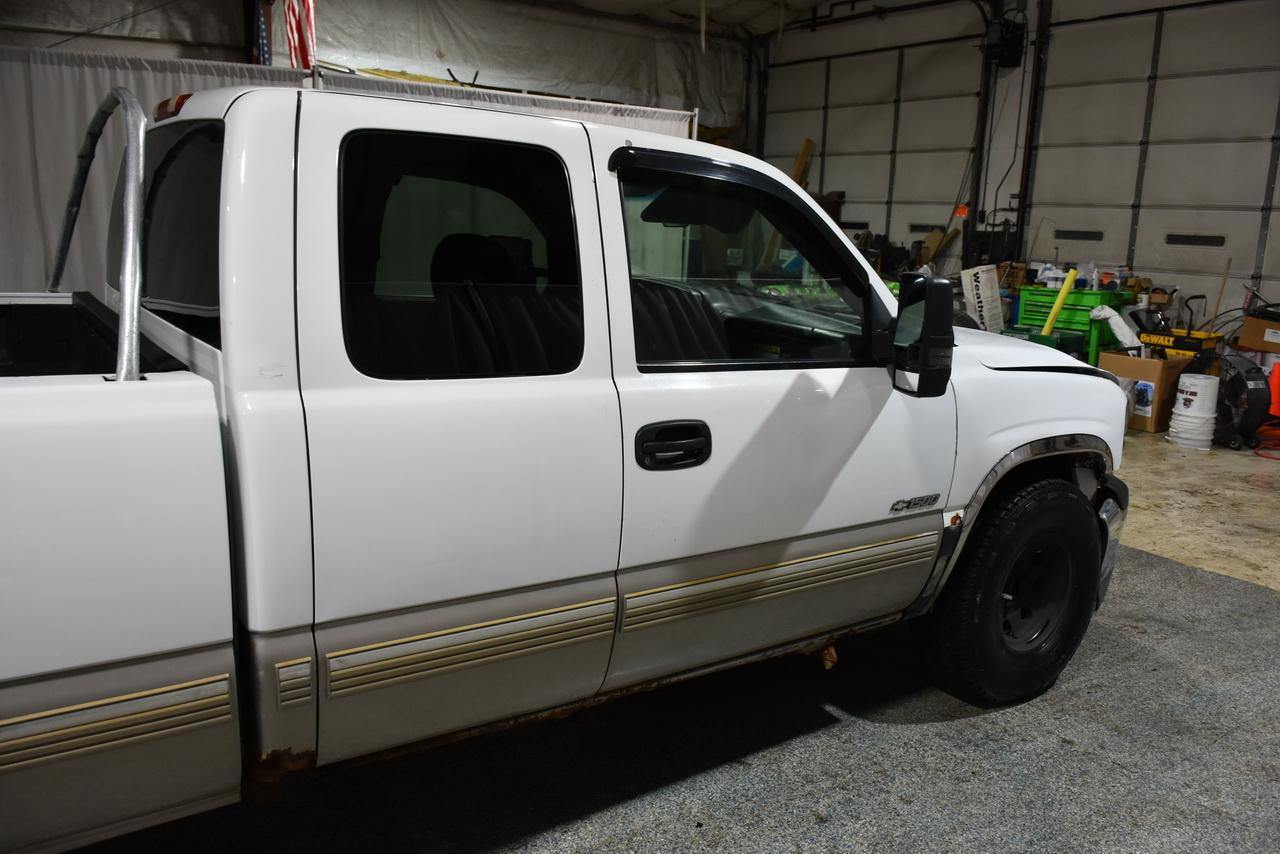 Chevrolet Silverado 1500 LT Ext. Cab Long Bed 4WD 2002