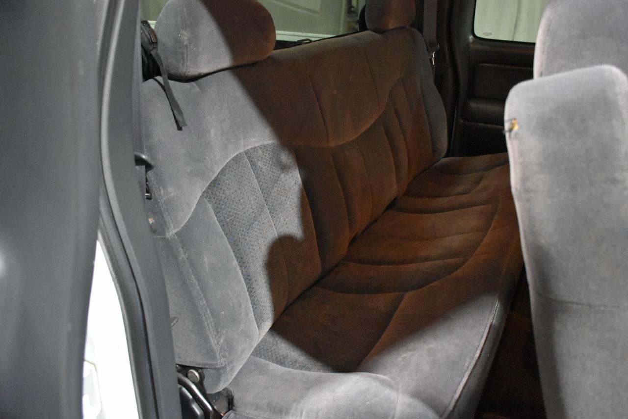 Chevrolet Silverado 1500 LT Ext. Cab Long Bed 4WD 2002