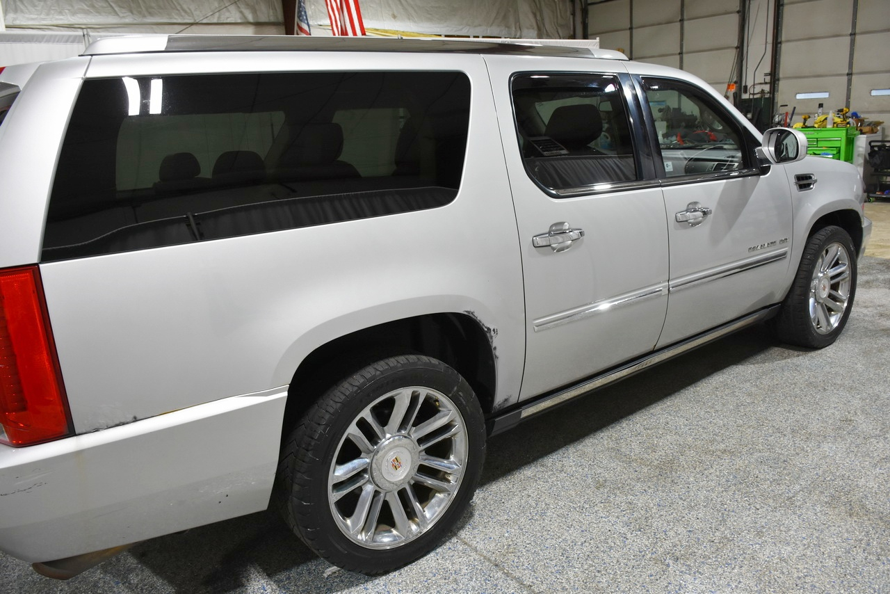 Cadillac Escalade ESV AWD Premium 2011 Cadillac Escalade ESV AWD Premium 2011