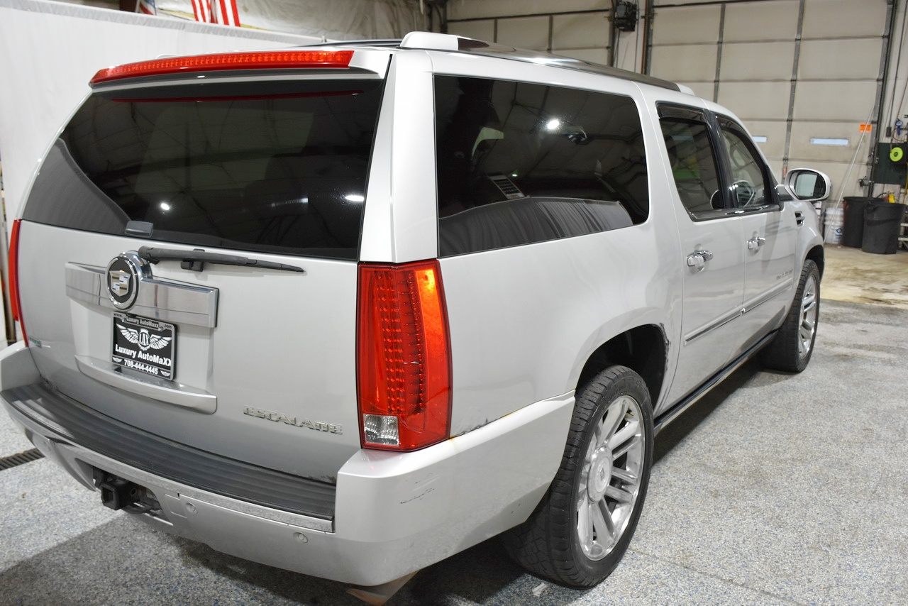 Cadillac Escalade ESV AWD Premium 2011 Cadillac Escalade ESV AWD Premium 2011