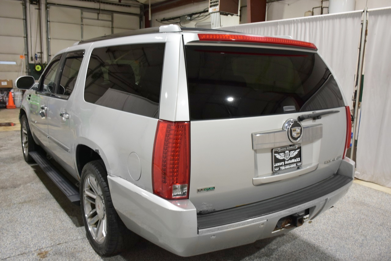 Cadillac Escalade ESV AWD Premium 2011 Cadillac Escalade ESV AWD Premium 2011