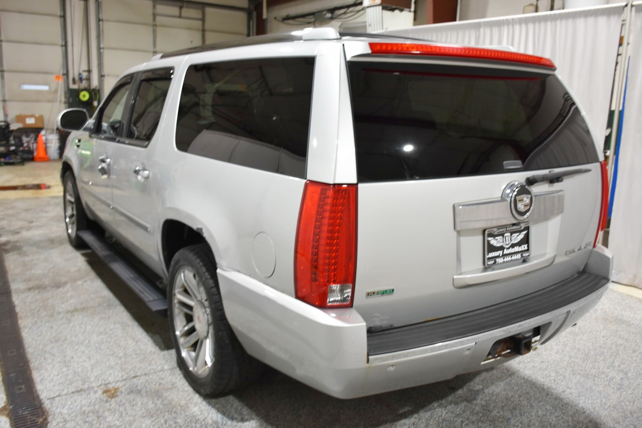 Cadillac Escalade ESV AWD Premium 2011 Cadillac Escalade ESV AWD Premium 2011