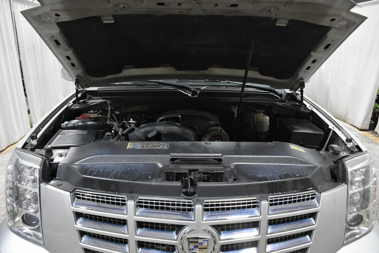 Cadillac Escalade ESV AWD Premium 2011 Cadillac Escalade ESV AWD Premium 2011