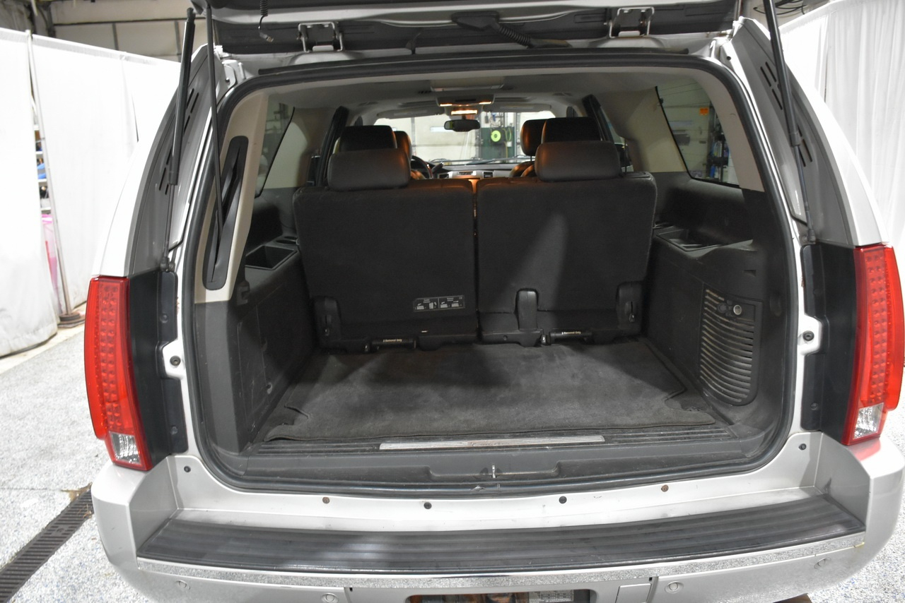 Cadillac Escalade ESV AWD Premium 2011 Cadillac Escalade ESV AWD Premium 2011