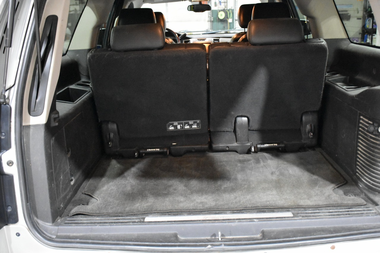 Cadillac Escalade ESV AWD Premium 2011 Cadillac Escalade ESV AWD Premium 2011