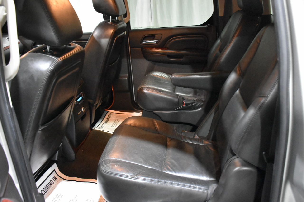 Cadillac Escalade ESV AWD Premium 2011 Cadillac Escalade ESV AWD Premium 2011
