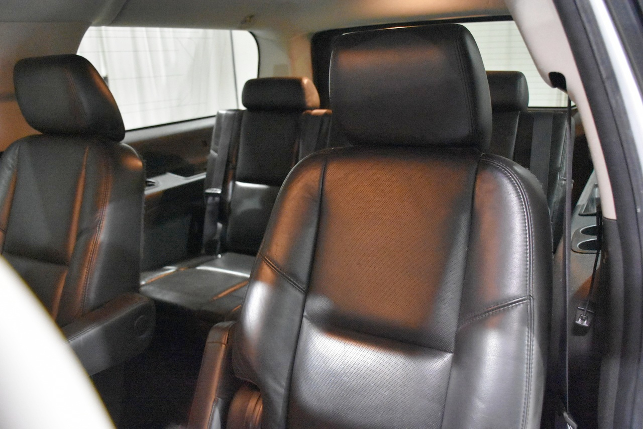 Cadillac Escalade ESV AWD Premium 2011 Cadillac Escalade ESV AWD Premium 2011