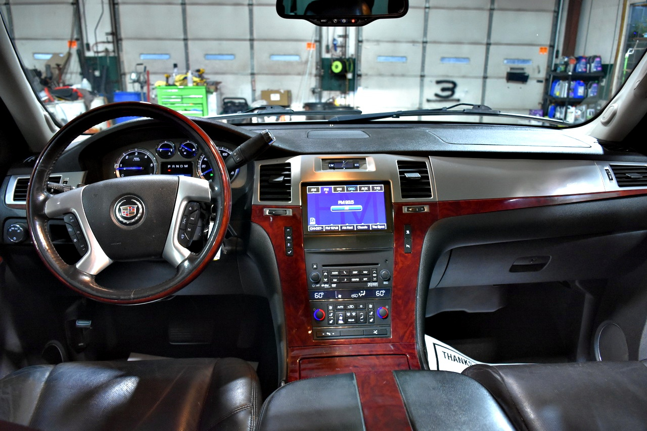 Cadillac Escalade ESV AWD Premium 2011 Cadillac Escalade ESV AWD Premium 2011