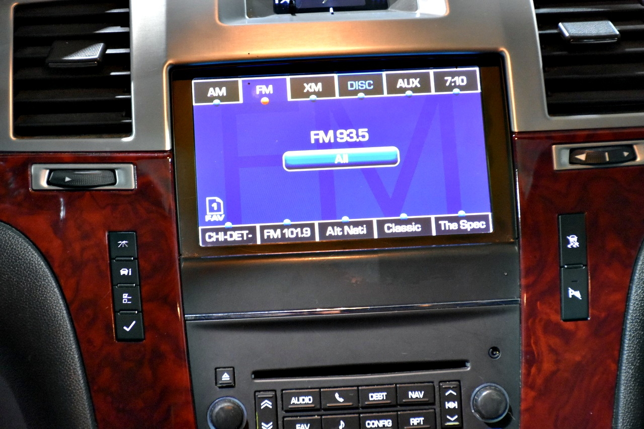 Cadillac Escalade ESV AWD Premium 2011 Cadillac Escalade ESV AWD Premium 2011