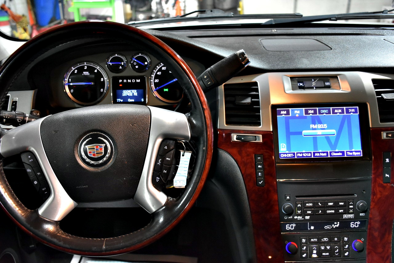 Cadillac Escalade ESV AWD Premium 2011 Cadillac Escalade ESV AWD Premium 2011