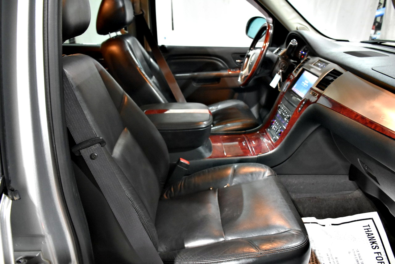 Cadillac Escalade ESV AWD Premium 2011 Cadillac Escalade ESV AWD Premium 2011