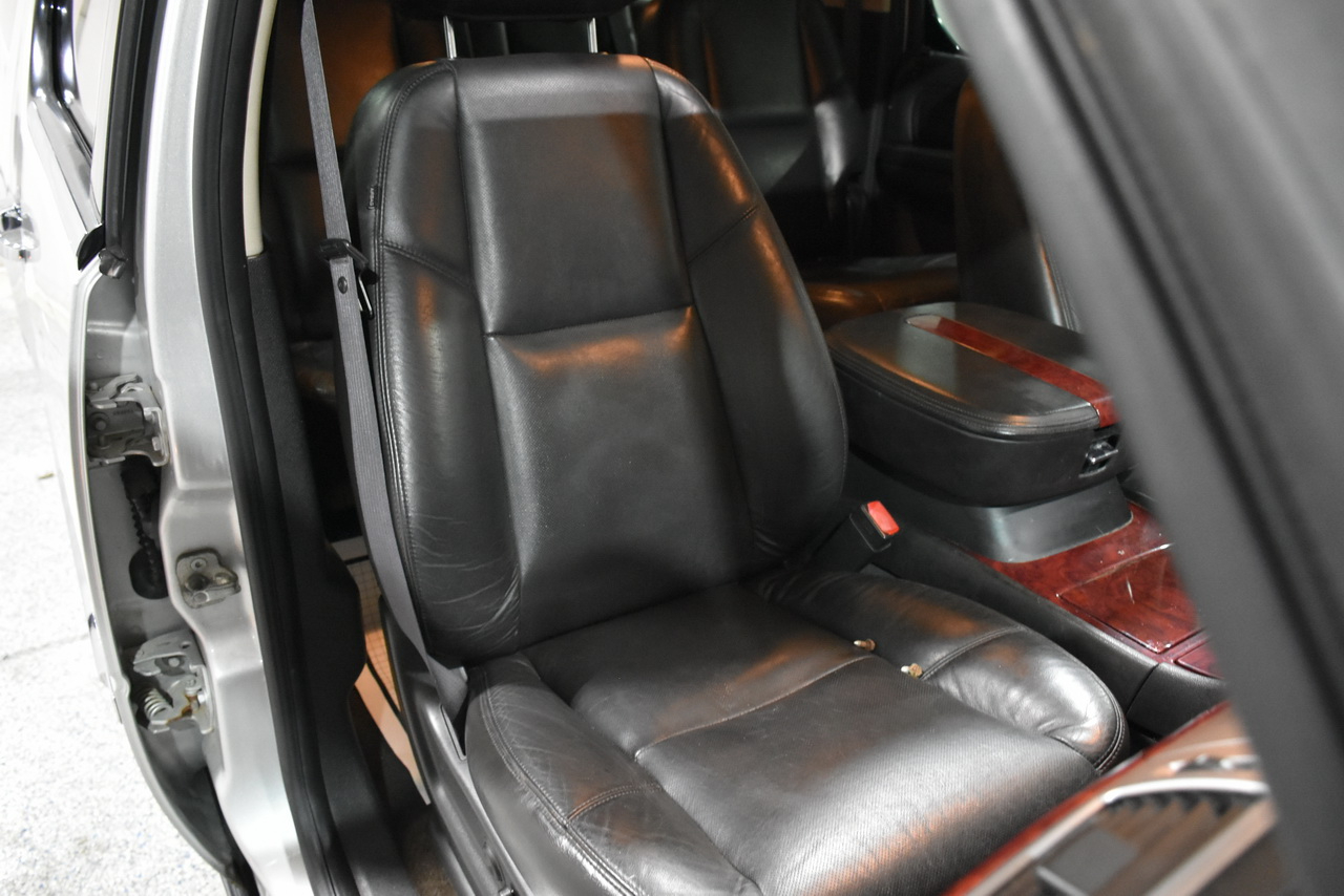 Cadillac Escalade ESV AWD Premium 2011 Cadillac Escalade ESV AWD Premium 2011