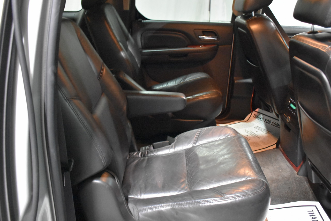 Cadillac Escalade ESV AWD Premium 2011 Cadillac Escalade ESV AWD Premium 2011