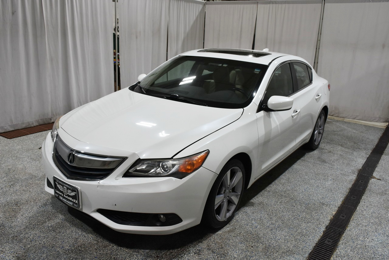 Acura ILX 5-Spd AT w/ Premium Package 2013 Acura ILX 5-Spd AT w/ Premium Package 2013
