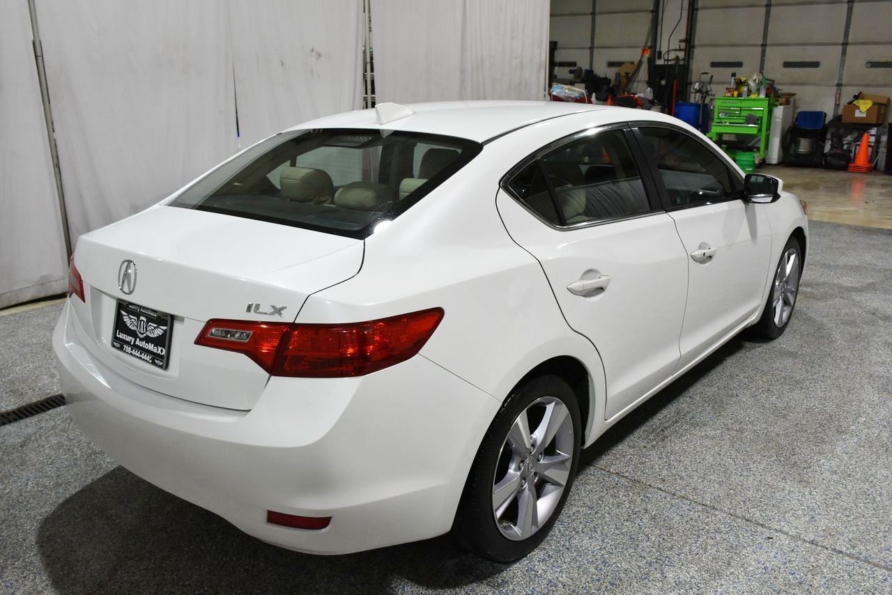 Acura ILX 5-Spd AT w/ Premium Package 2013 Acura ILX 5-Spd AT w/ Premium Package 2013