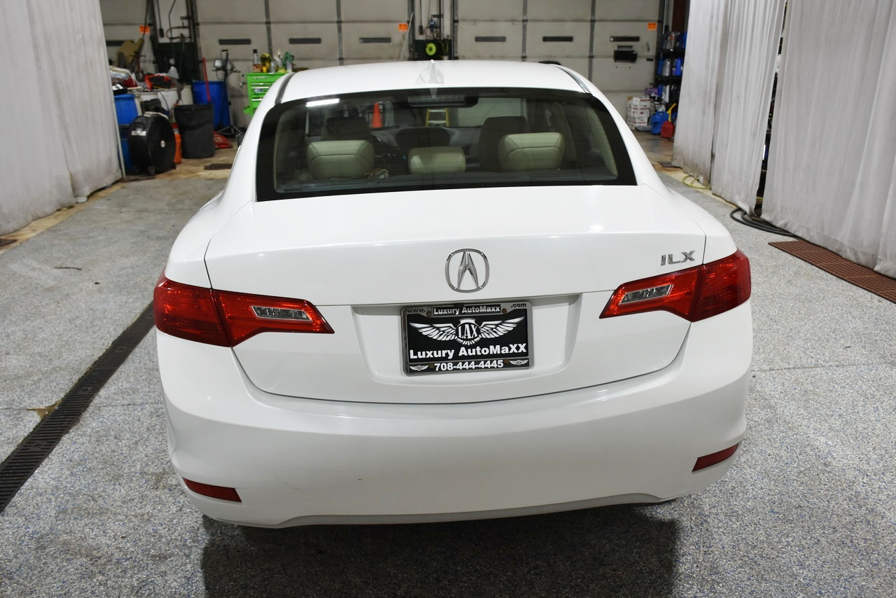 Acura ILX 5-Spd AT w/ Premium Package 2013 Acura ILX 5-Spd AT w/ Premium Package 2013