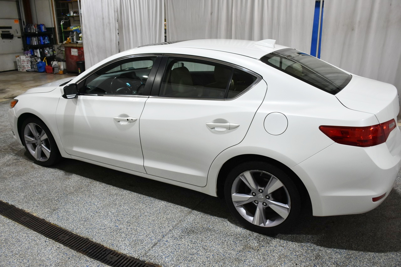 Acura ILX 5-Spd AT w/ Premium Package 2013 Acura ILX 5-Spd AT w/ Premium Package 2013