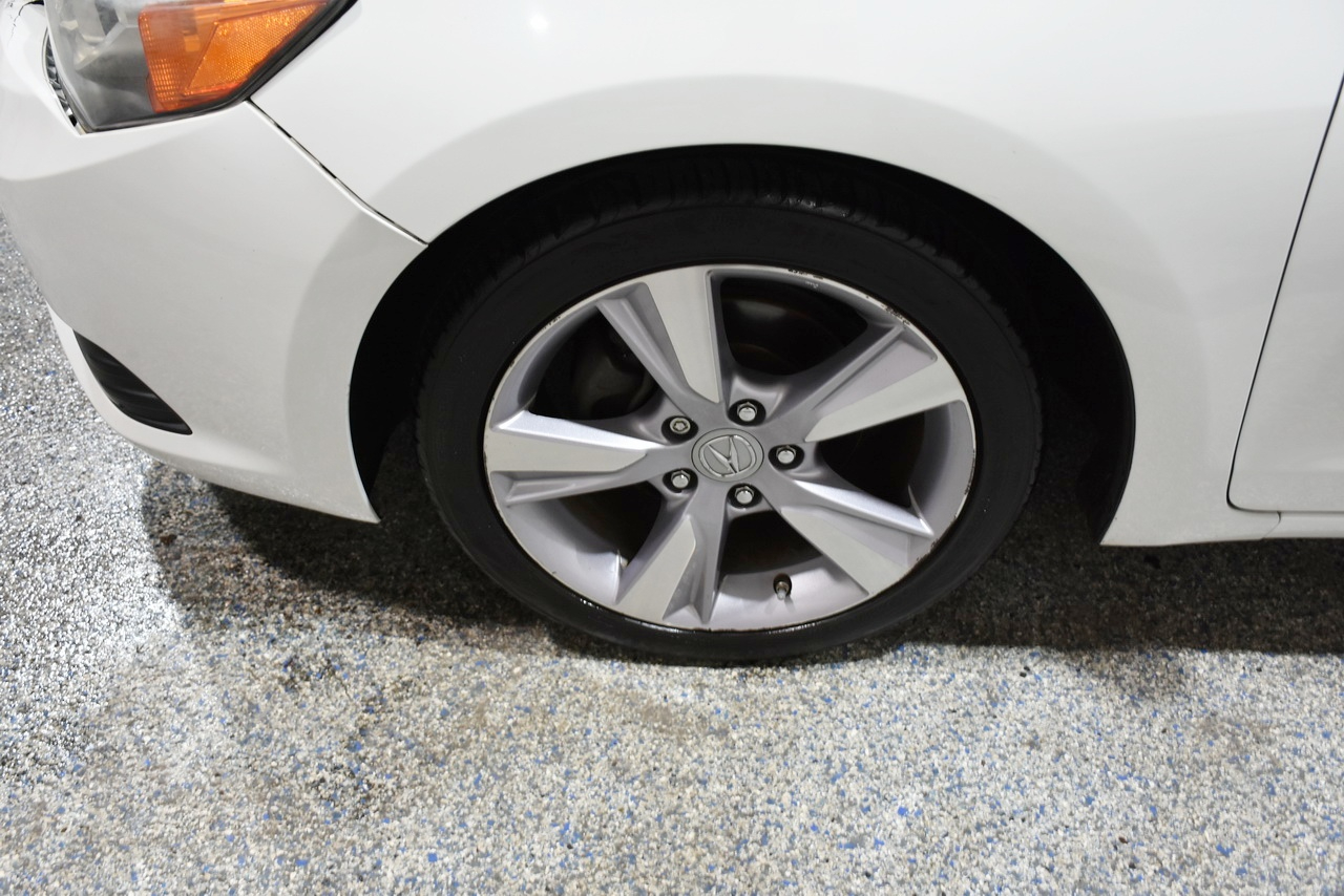 Acura ILX 5-Spd AT w/ Premium Package 2013 Acura ILX 5-Spd AT w/ Premium Package 2013