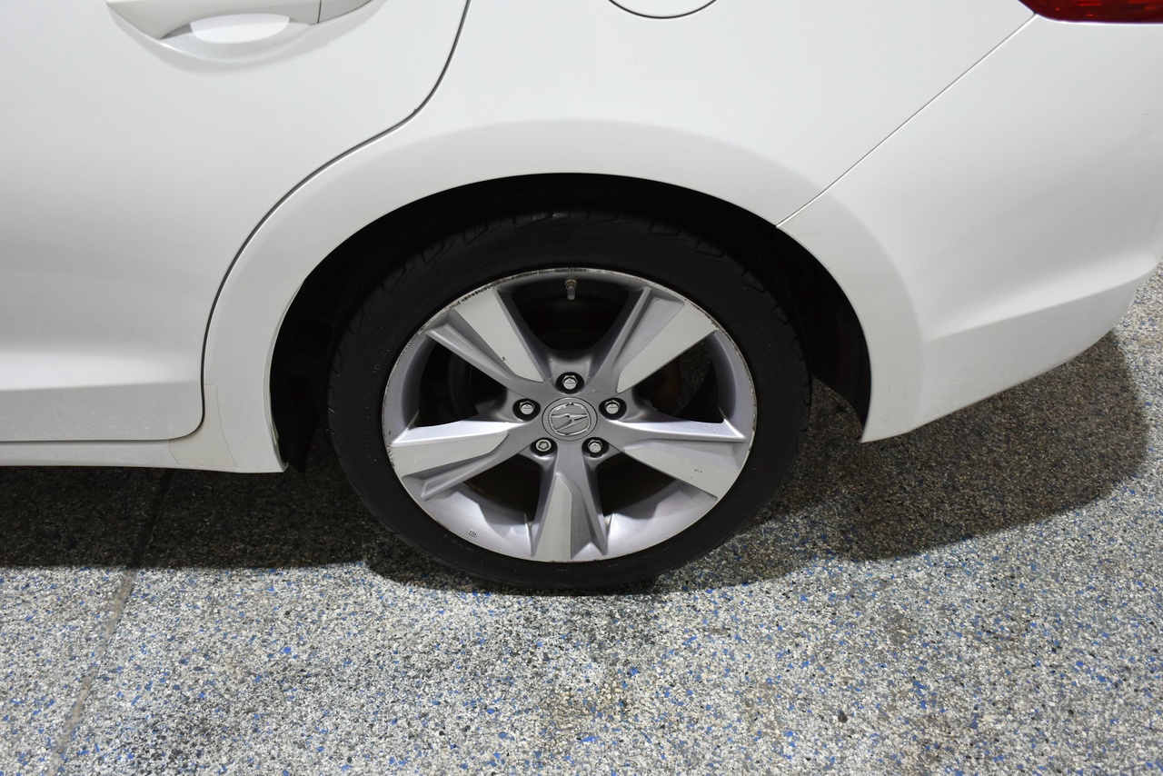 Acura ILX 5-Spd AT w/ Premium Package 2013 Acura ILX 5-Spd AT w/ Premium Package 2013
