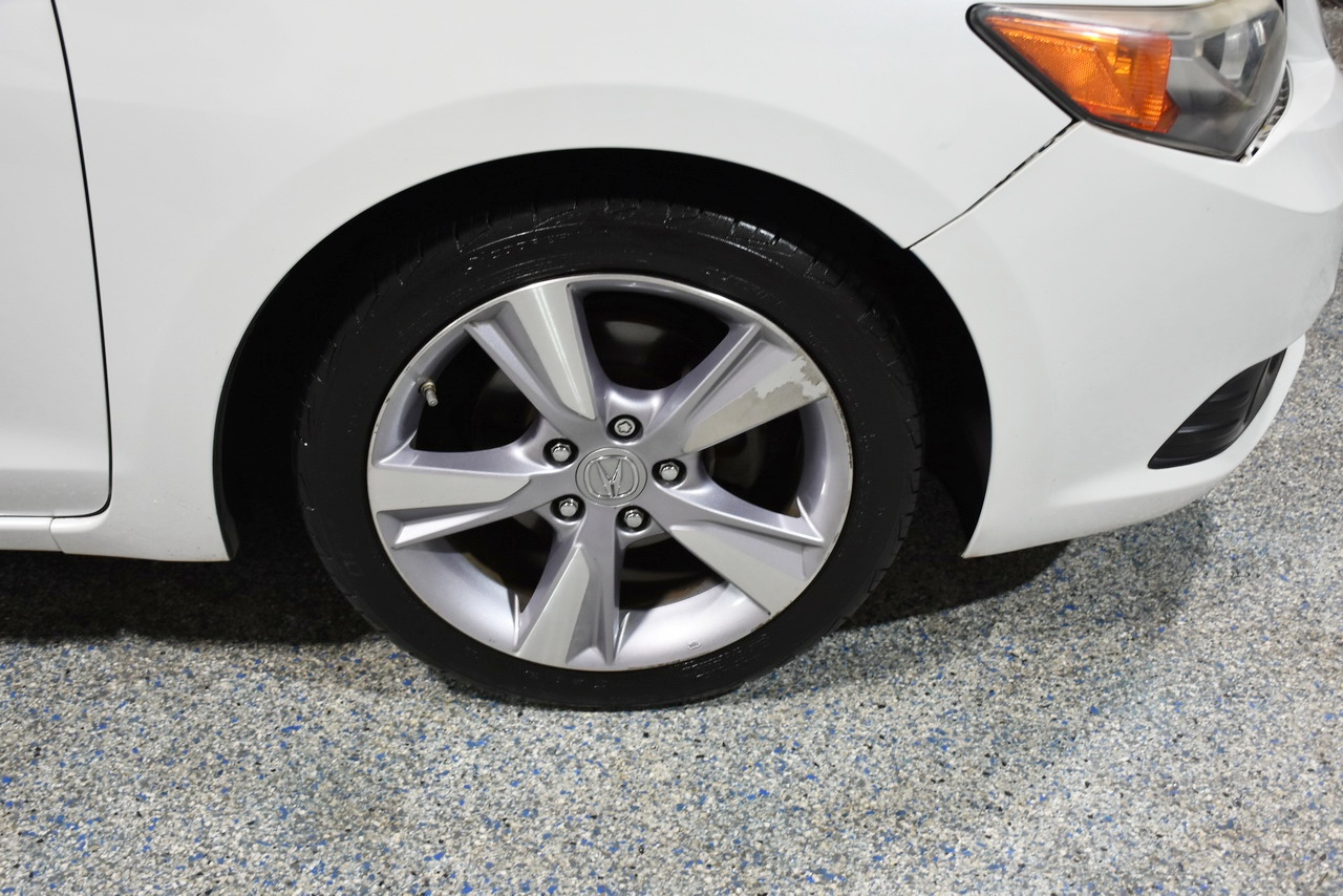 Acura ILX 5-Spd AT w/ Premium Package 2013 Acura ILX 5-Spd AT w/ Premium Package 2013