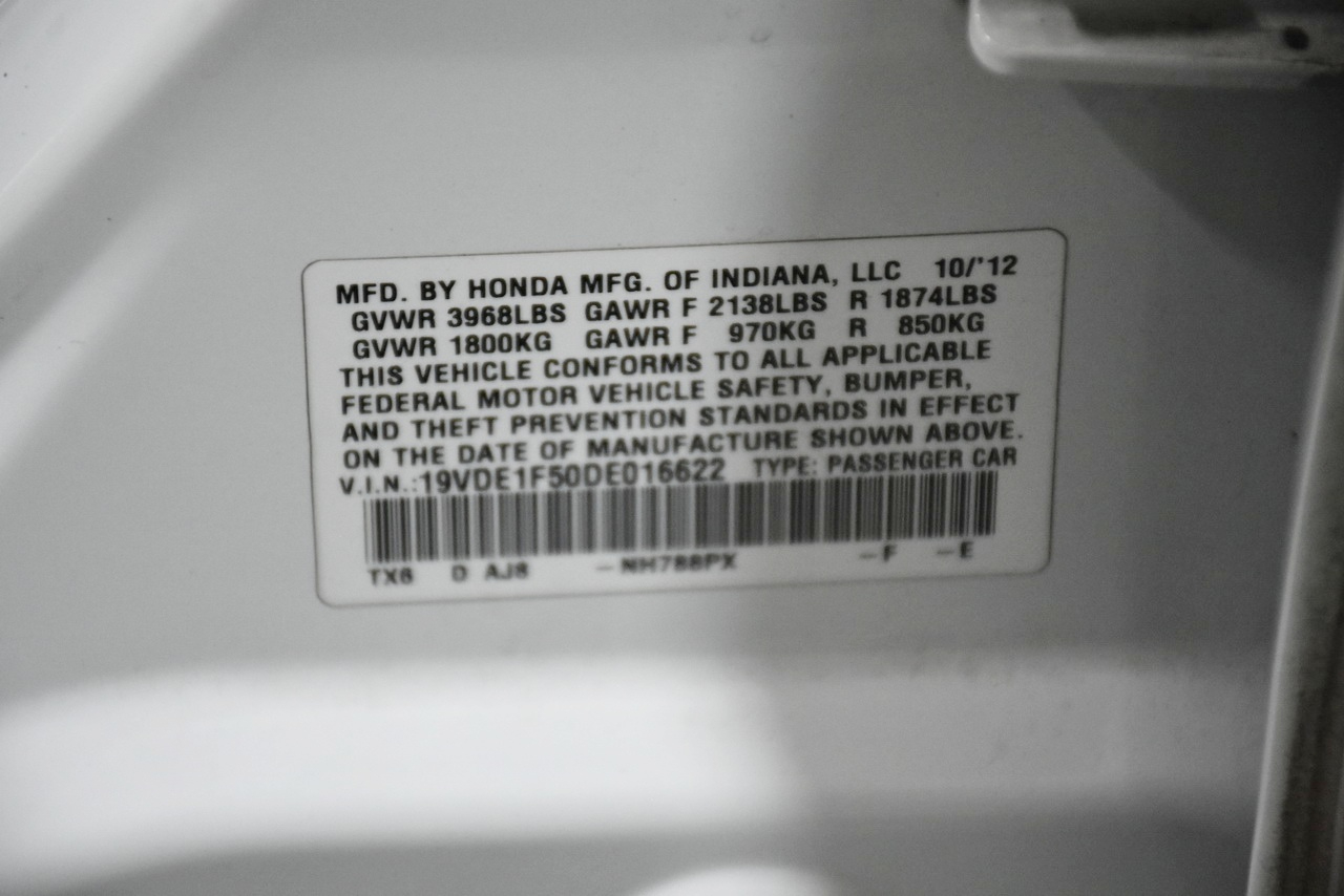 Acura ILX 5-Spd AT w/ Premium Package 2013 Acura ILX 5-Spd AT w/ Premium Package 2013