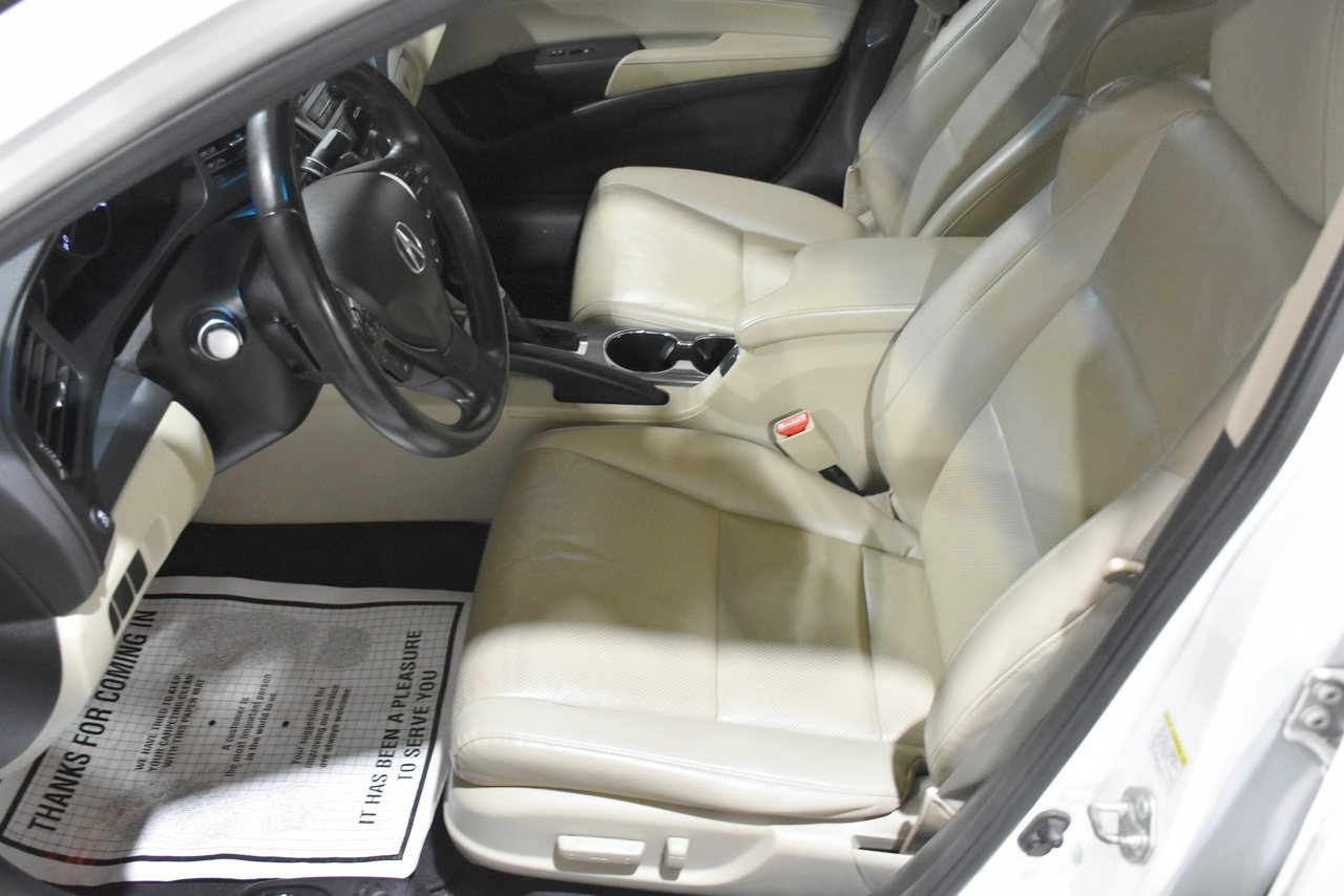 Acura ILX 5-Spd AT w/ Premium Package 2013 Acura ILX 5-Spd AT w/ Premium Package 2013