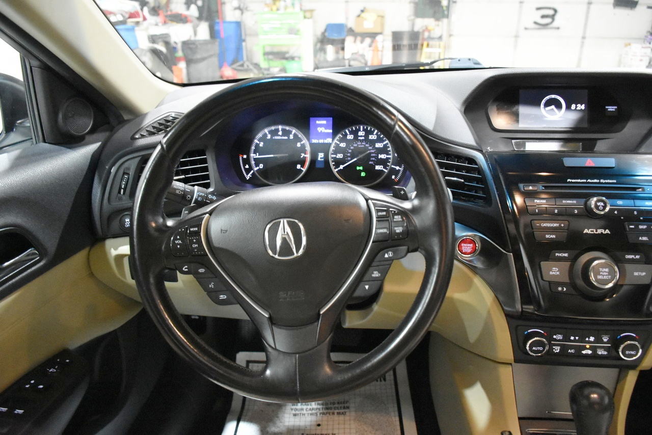 Acura ILX 5-Spd AT w/ Premium Package 2013 Acura ILX 5-Spd AT w/ Premium Package 2013