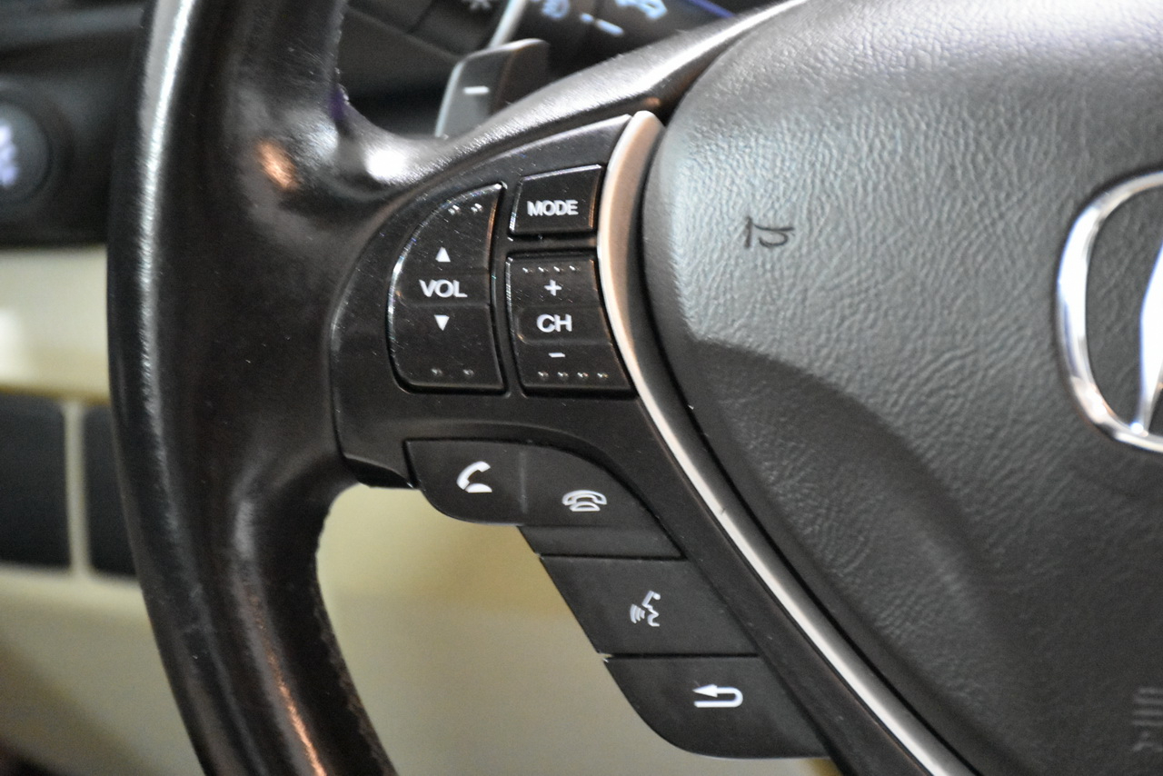 Acura ILX 5-Spd AT w/ Premium Package 2013 Acura ILX 5-Spd AT w/ Premium Package 2013