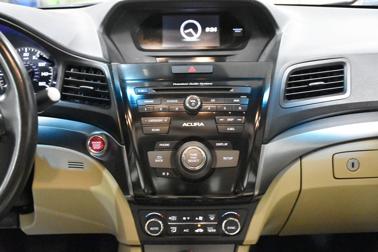 Acura ILX 5-Spd AT w/ Premium Package 2013 Acura ILX 5-Spd AT w/ Premium Package 2013