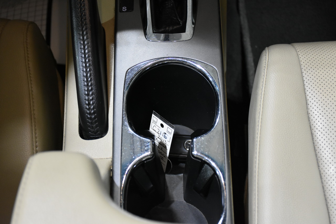 Acura ILX 5-Spd AT w/ Premium Package 2013 Acura ILX 5-Spd AT w/ Premium Package 2013
