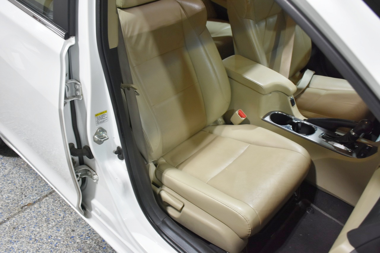 Acura ILX 5-Spd AT w/ Premium Package 2013 Acura ILX 5-Spd AT w/ Premium Package 2013