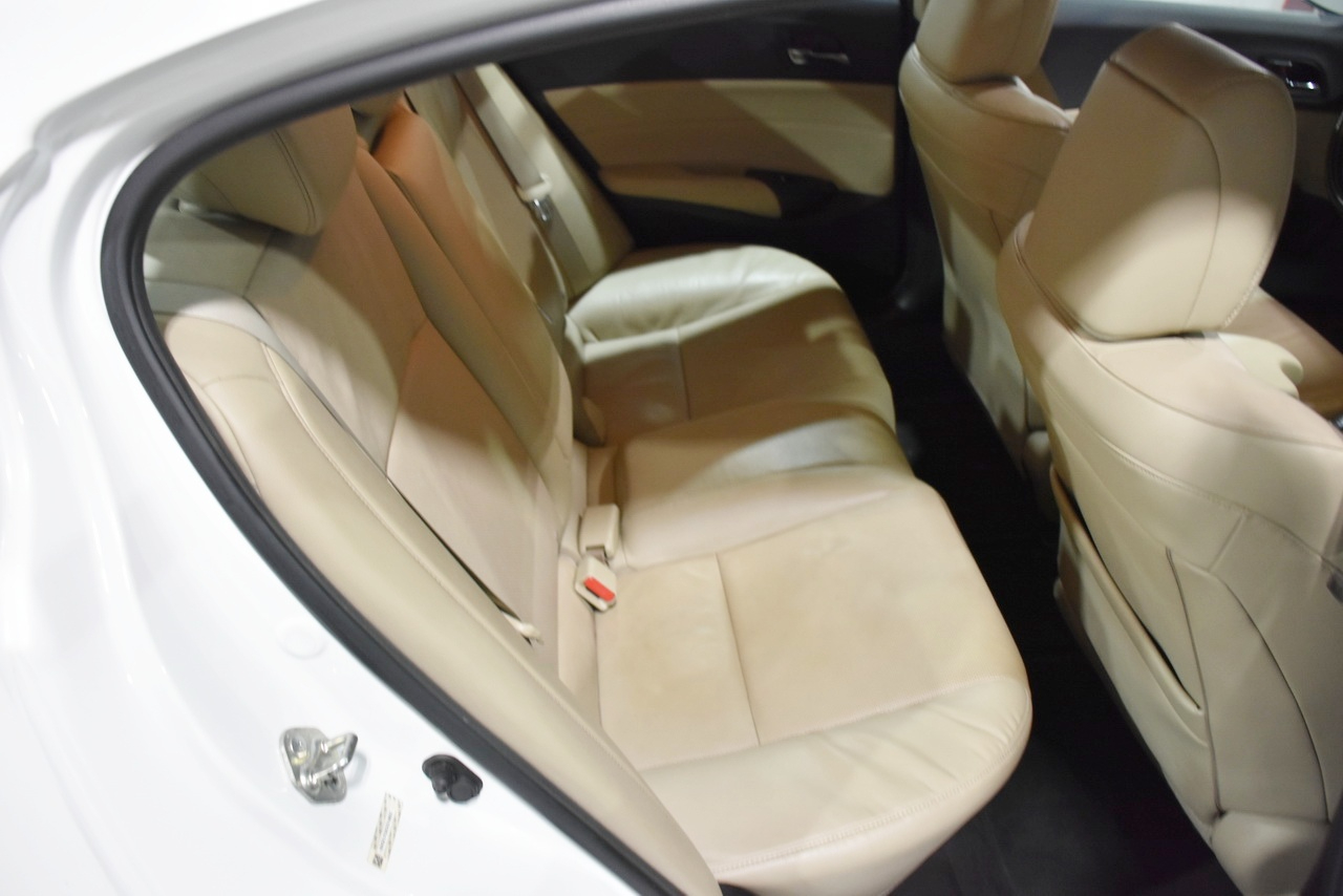 Acura ILX 5-Spd AT w/ Premium Package 2013 Acura ILX 5-Spd AT w/ Premium Package 2013