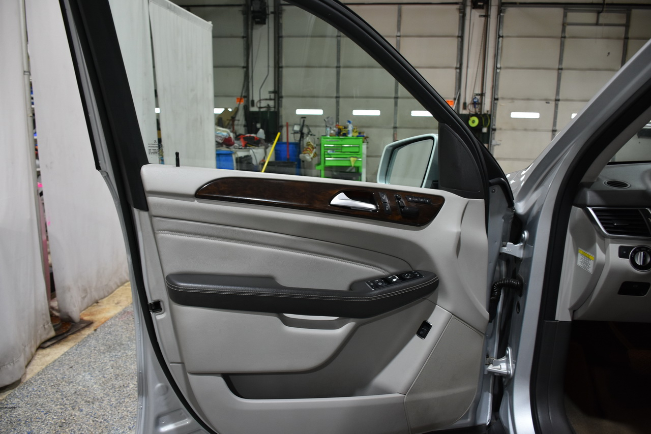 Mercedes-Benz M-Class ML350 4MATIC 2012 Mercedes-Benz M-Class ML350 4MATIC 2012