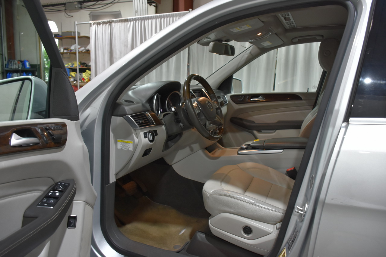 Mercedes-Benz M-Class ML350 4MATIC 2012 Mercedes-Benz M-Class ML350 4MATIC 2012