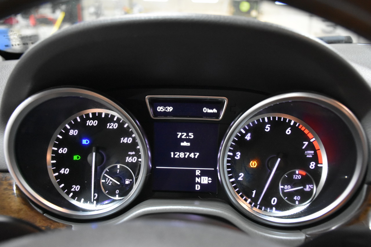 Mercedes-Benz M-Class ML350 4MATIC 2012 Mercedes-Benz M-Class ML350 4MATIC 2012